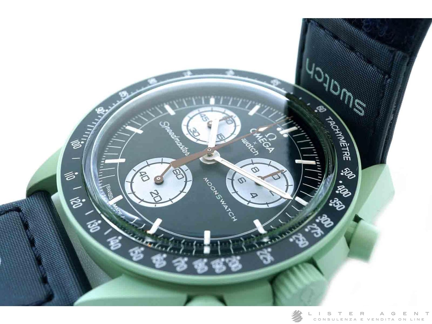 030_870_swatch-moonswatch-