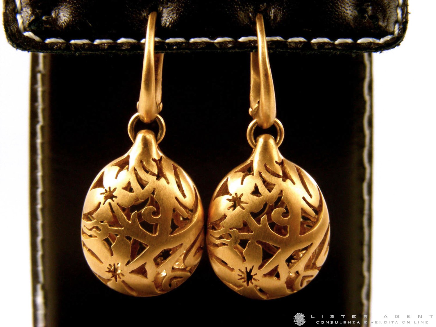 Pomellato arabesque earrings store