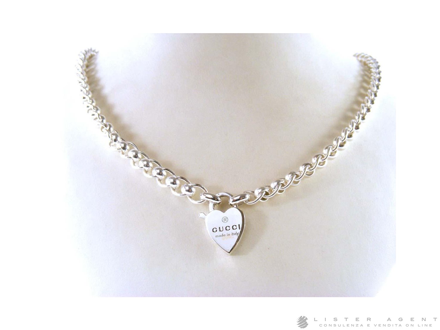 GUCCI Chunky Heart necklace in 925 silver Ref.181567J84008106. NEW Lister Agent