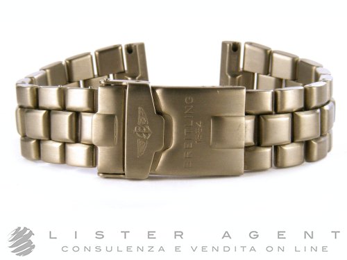 LOT:7 | A titanium quartz gentleman's Breitling Aerospace bracelet watch.