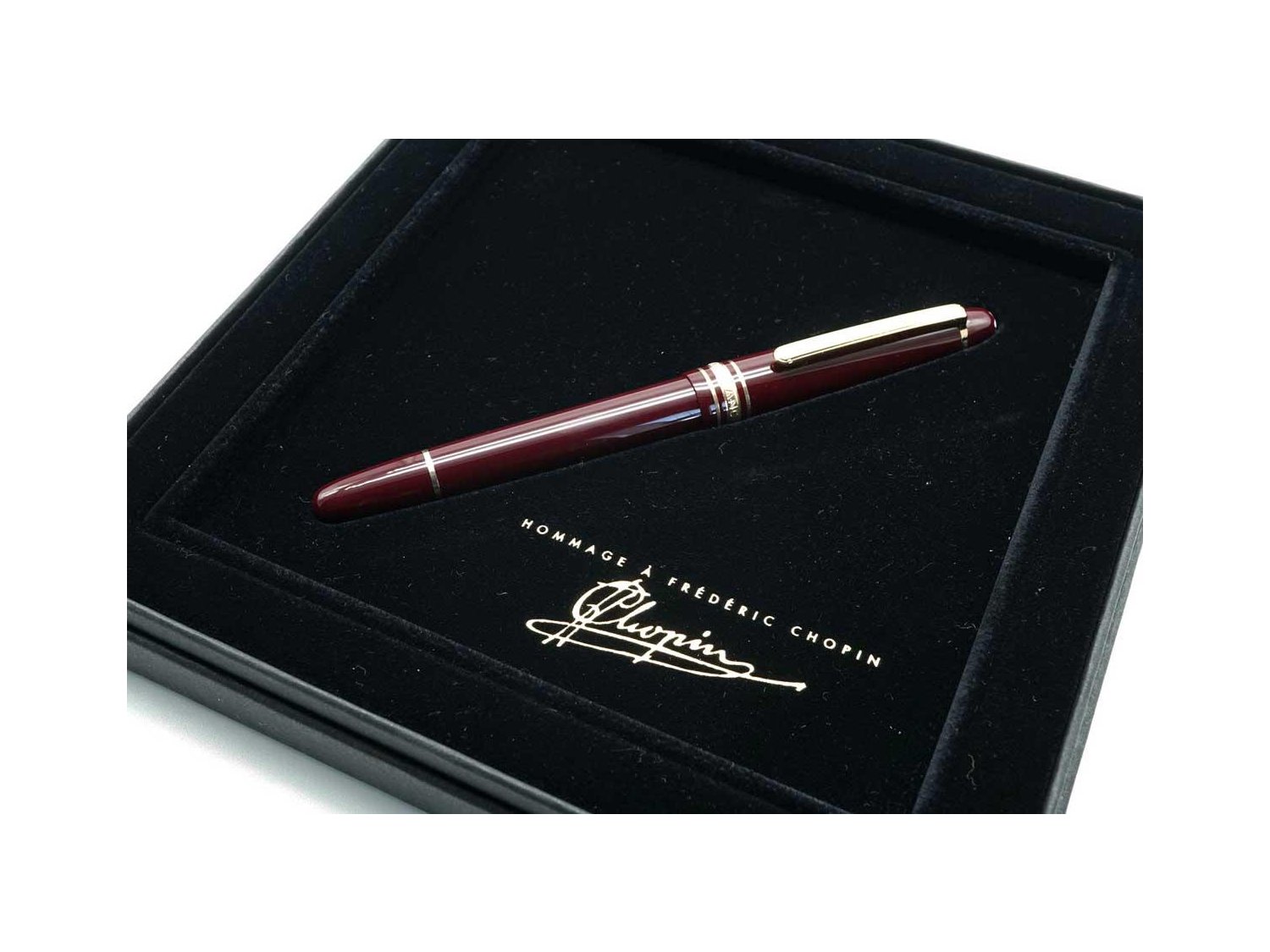 MONTBLANC penna stilografica Meisterstuck Hommage a Frederic Chopin in resina bordeaux e metallo laminato oro giallo Ref. 145. NUOVA
