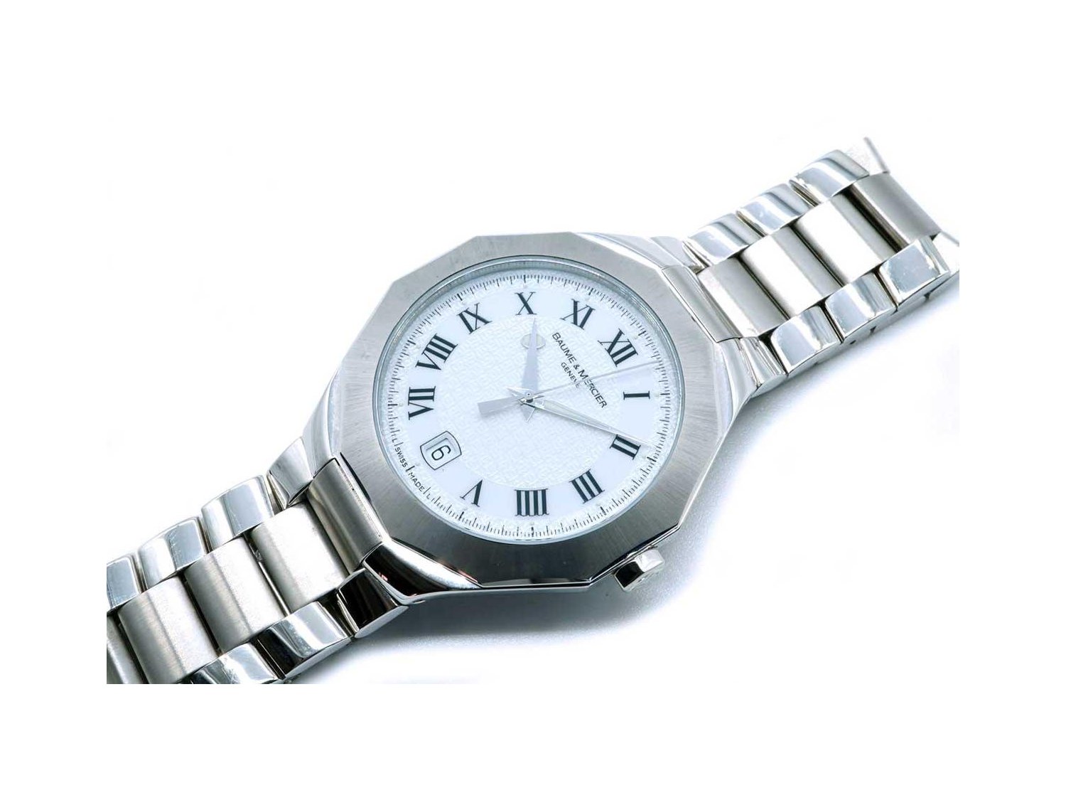 BAUME MERCIER Riviera in White steel Ref. M0A08467. NEW Lister Agent