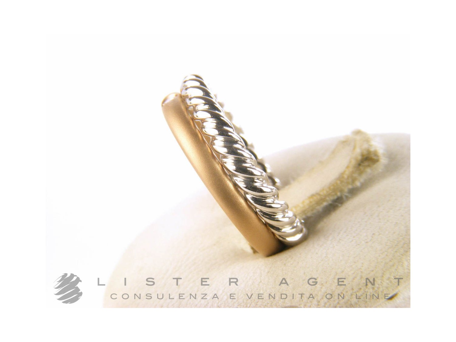POMELLATO anello Milano in oro rosa sabbiato e bianco 18Kt con diamante ct 0 03 Mis 14 Ref. AB511SB7O9. NUOVO