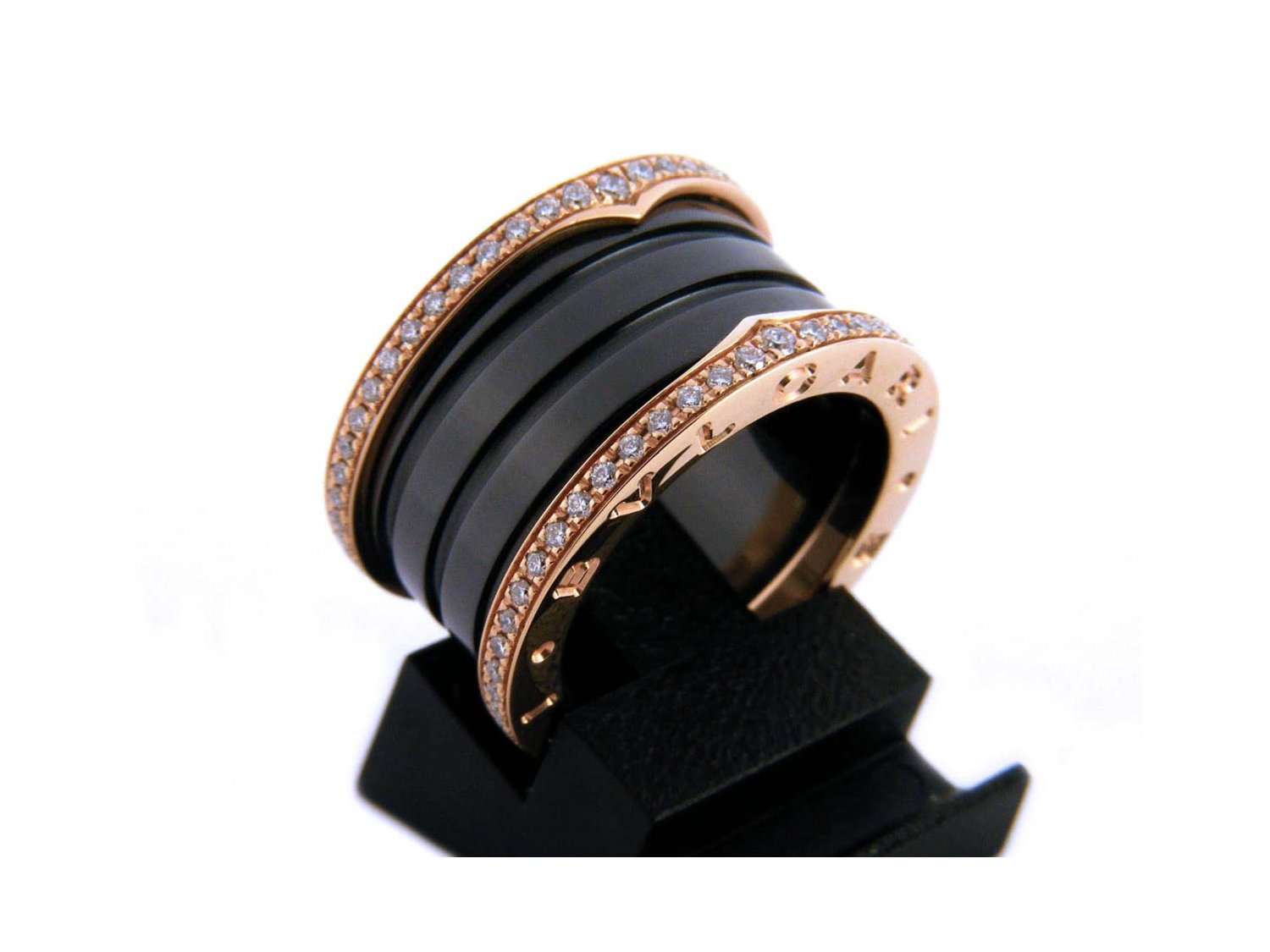 BULGARI anello B.zero1 in oro rosa 18Kt con ceramica nera e diamanti ct 0 50 Mis 10 Ref. AN857029. NUOVO