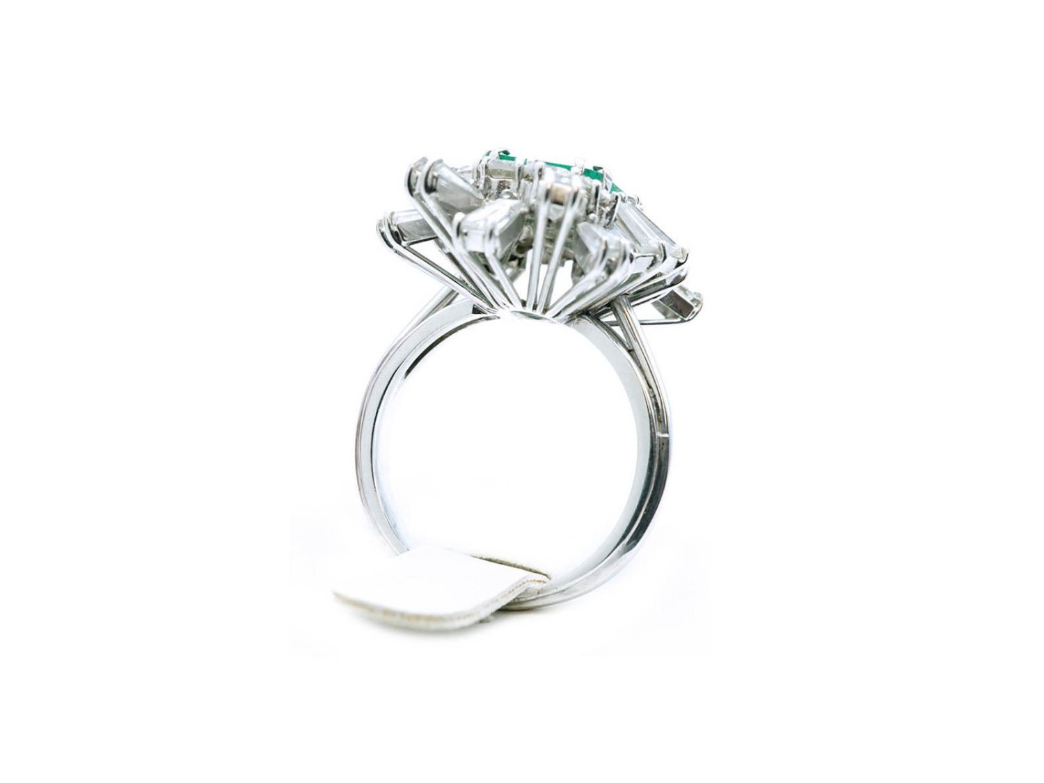 Anello smeraldo e diamanti usato store