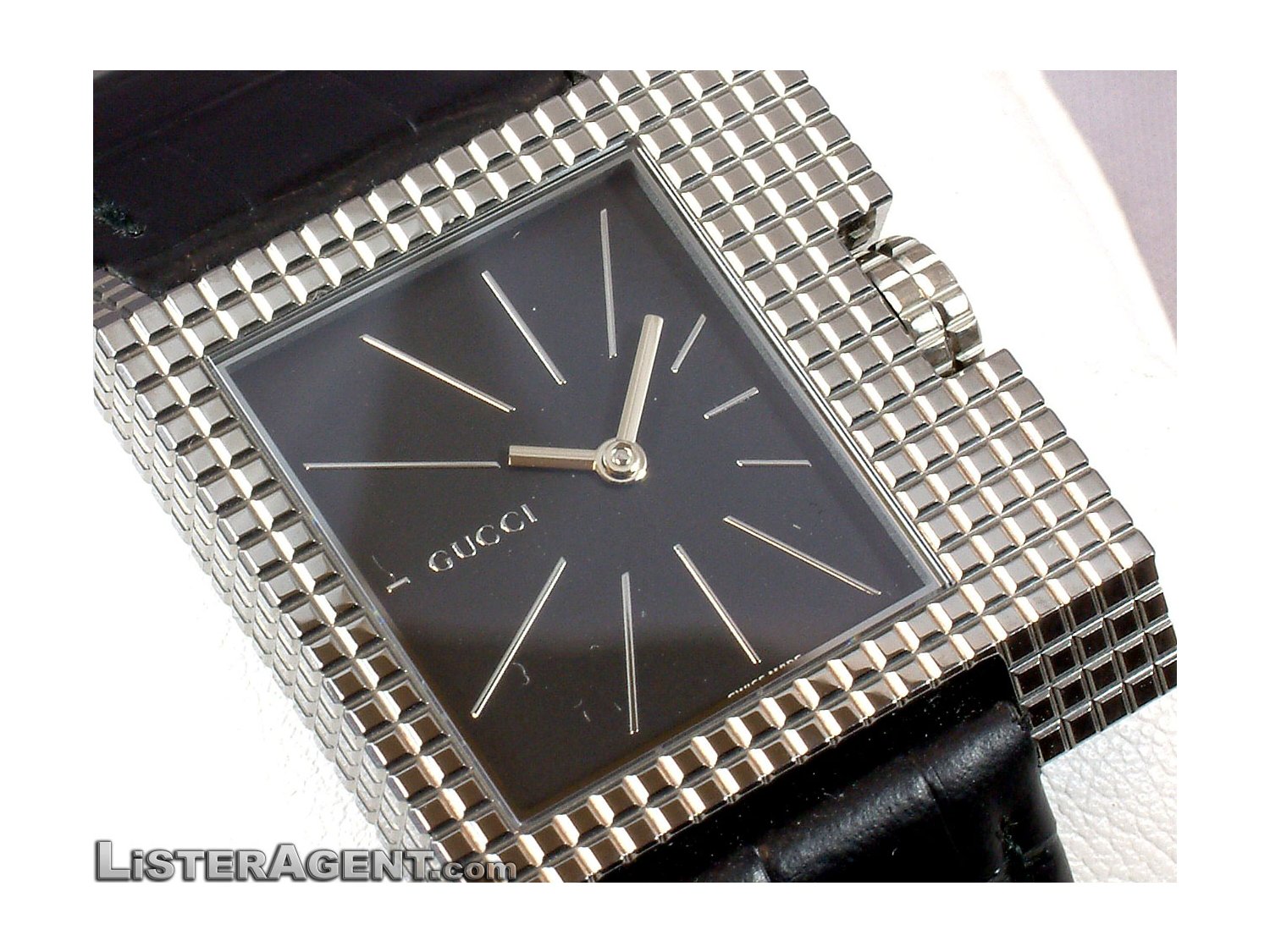 Orologio GUCCI 7100M Nero. NUOVO Lister Agent